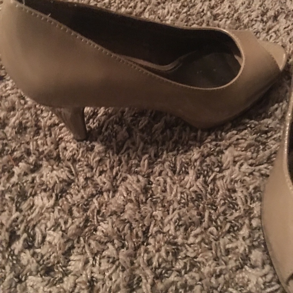 Tan heels